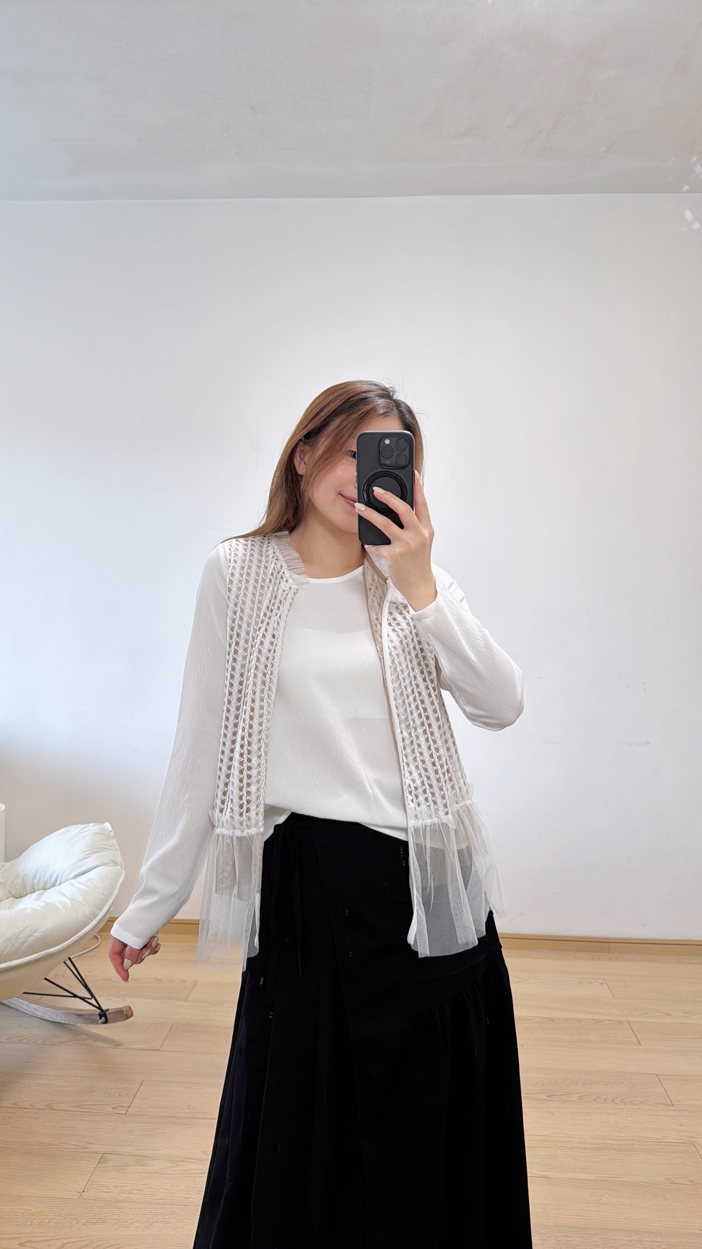 B43310《網網拼ruffles TOP》兩色 (白/黑色）