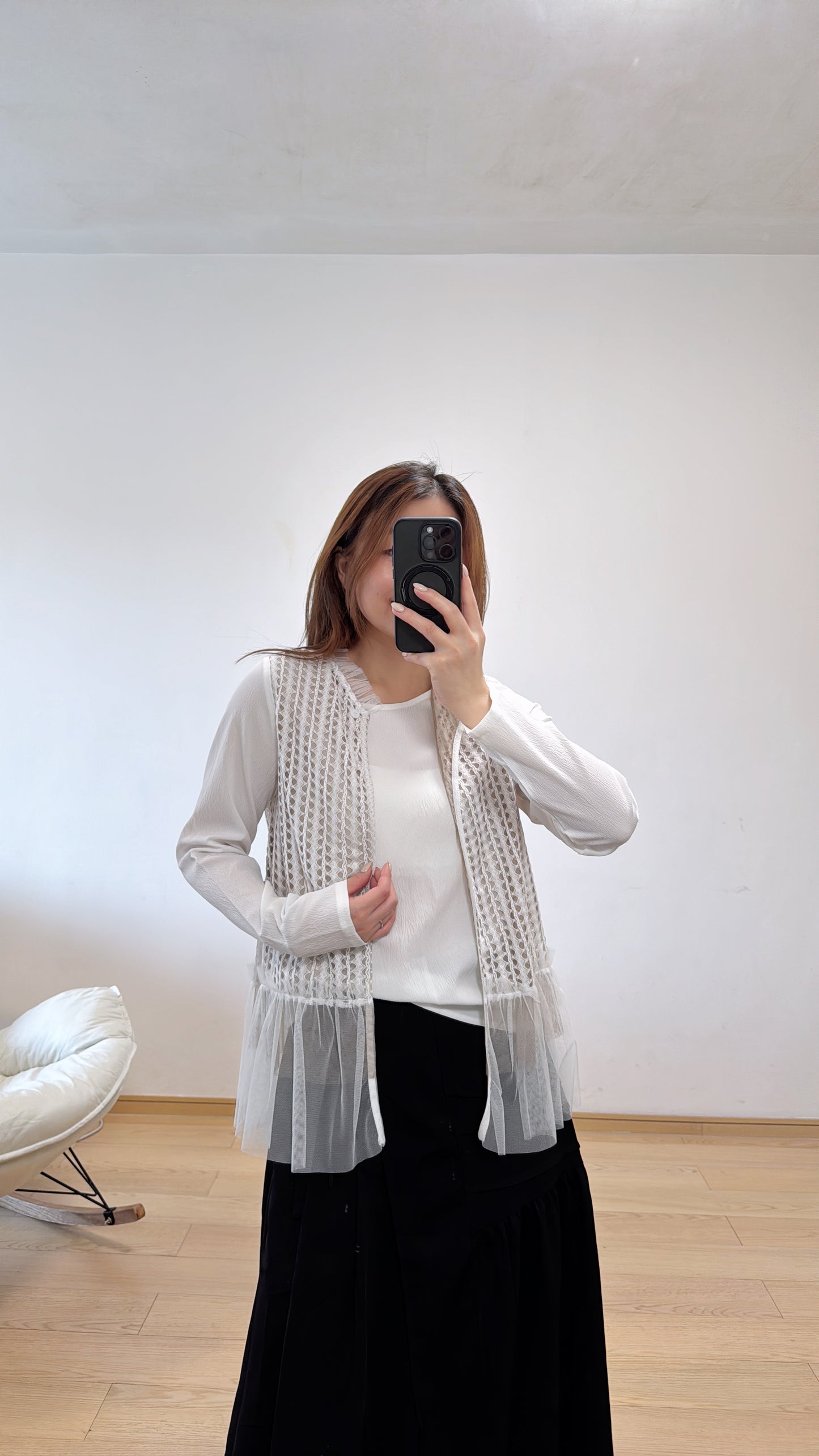 B43310《網網拼ruffles TOP》兩色 (白/黑色）