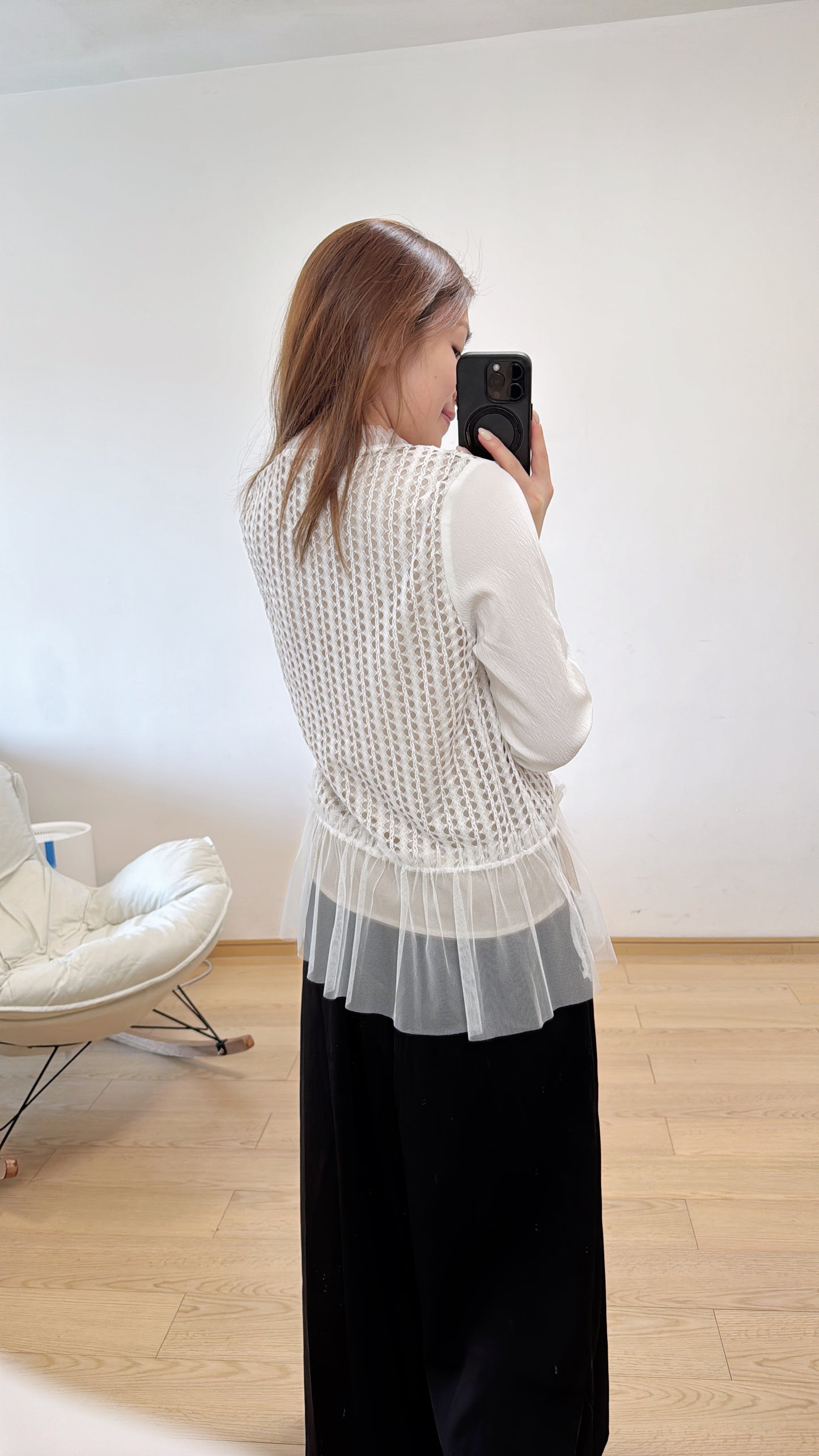 B43310《網網拼ruffles TOP》兩色 (白/黑色）